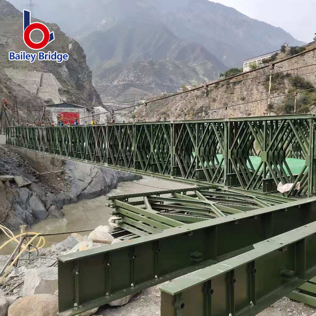 Notfallbereite kompakte 200-Bailey-Stahlbr&uuml;cke, Preis, vorgefertigt, modernes Design