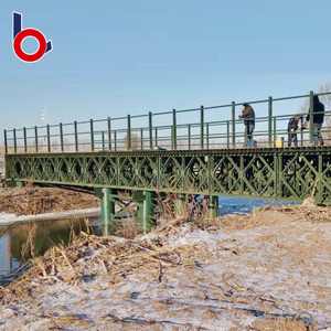 جسر بيلي (CB-200، طوله 39.624 مترًا، 18 صفًا، من النوع ذو السطح، أحادي المسار، العرض الصافي: 6 أمتار) في محطة بايهيتان للطاقة الكهرومائية، مقاطعة تشياوجيا، مقاطعة سيتشوان